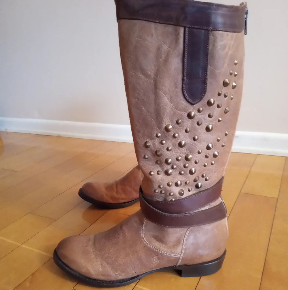 Stetson studded boots with almond toe women's size 8.5 EUC